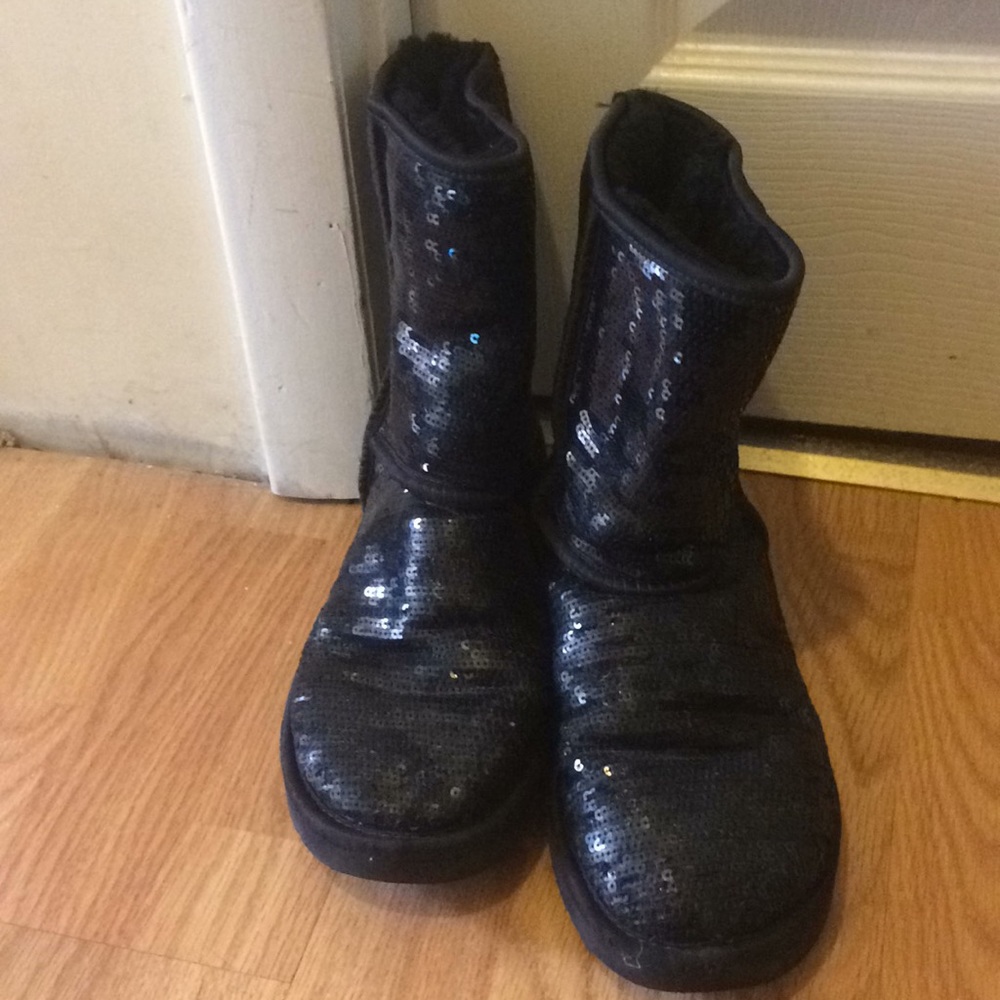 Ugg Black sparkly women’s size 7  #3161